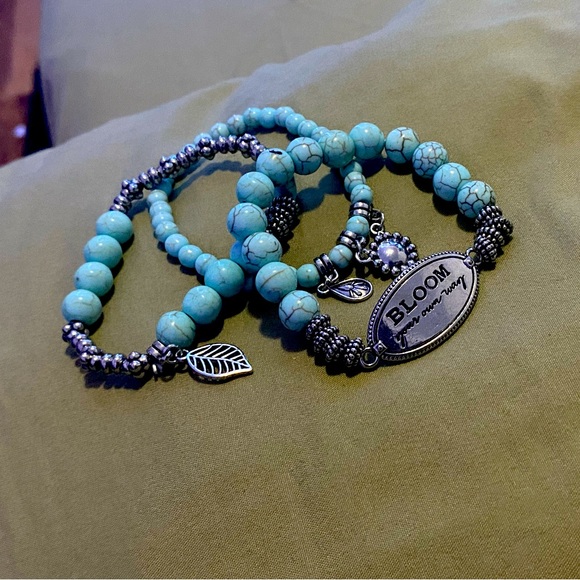 Bracelet sets. - Picture 3 of 3